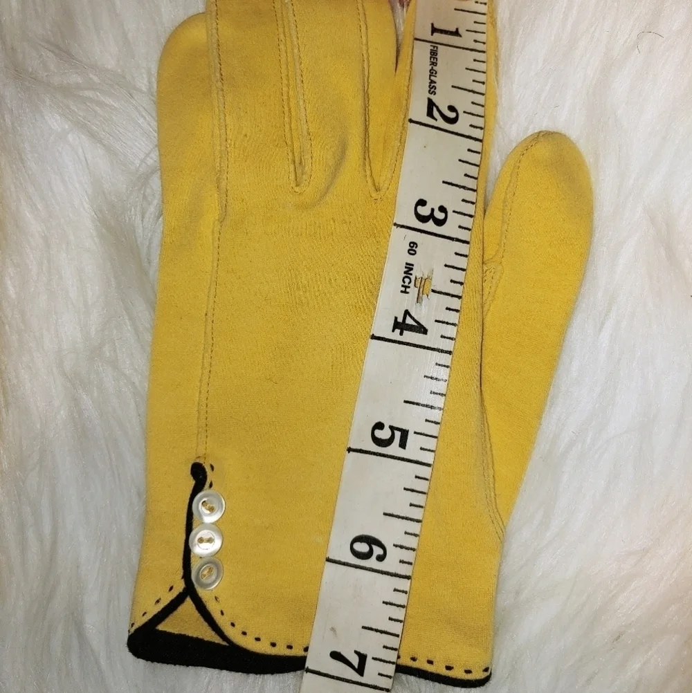 Lovely retro pair vintage gloves